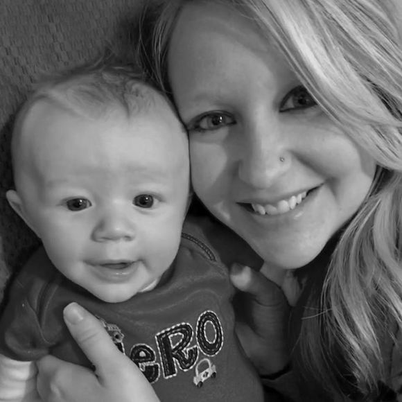 Meet your Posher, Tiffanie - Picture 1 of 1